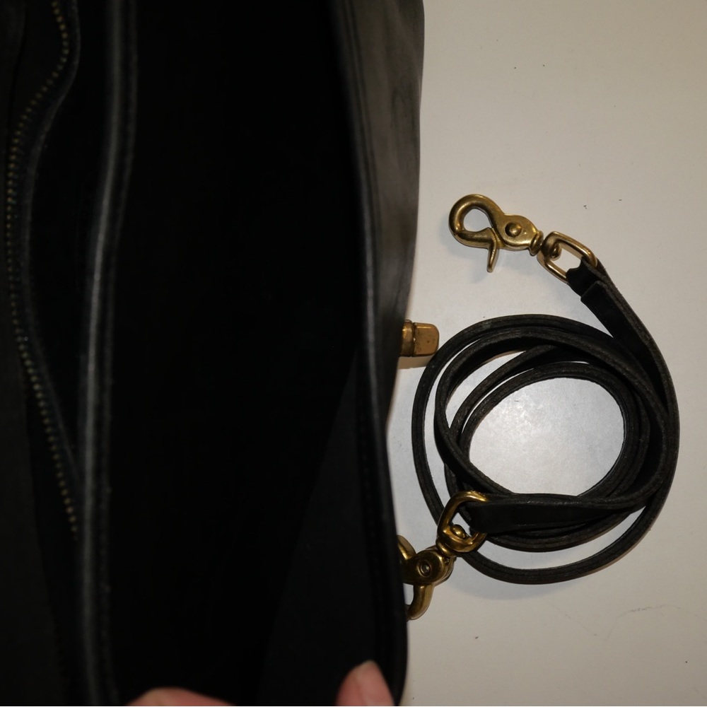 Coach - Picture 5 of 6